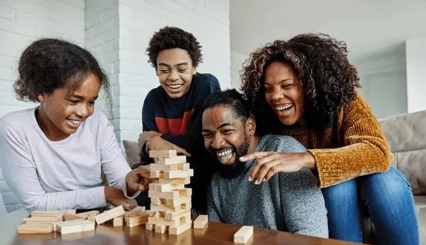 Build- Play & Connect